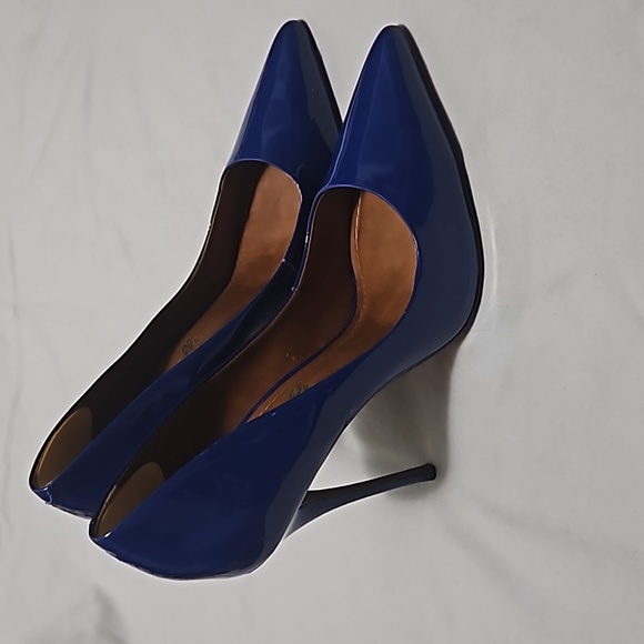 L'Intervalle pumps. - Picture 2 of 7